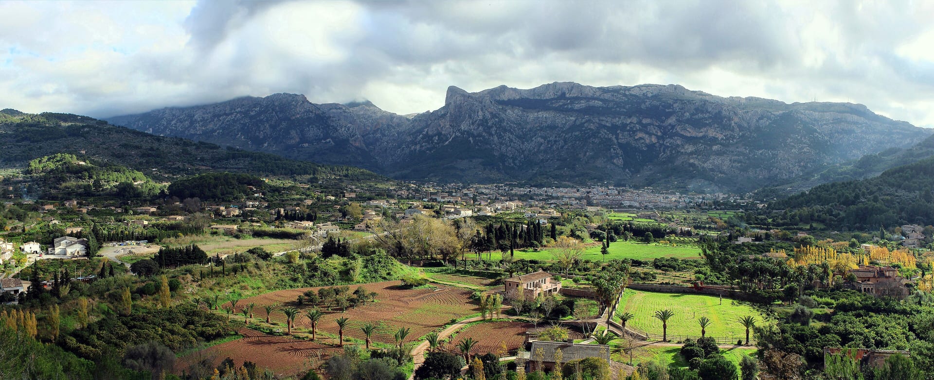 Sóller valley town beneath the Tramuntana Mountains